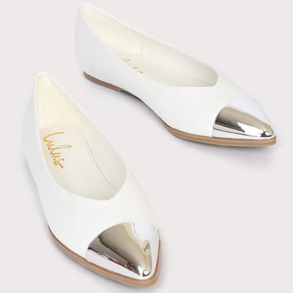 Lulus Lanxy White Cap Toe Flats Sz 6.5 *Flawed - Picture 2 of 5